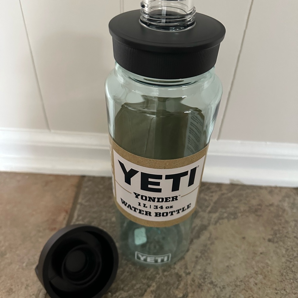 Yeti Yonder Blue Water Bottle 34oz - Picture 3 of 4